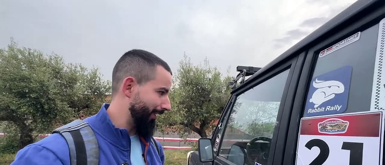 Andrés junto al dorsal 21 en Salou