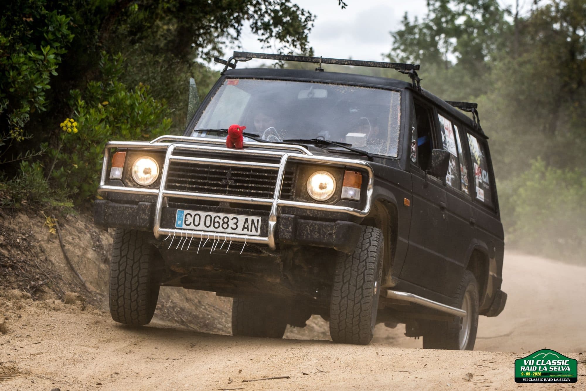 El Pajero en un tramo de tierra en La Selva