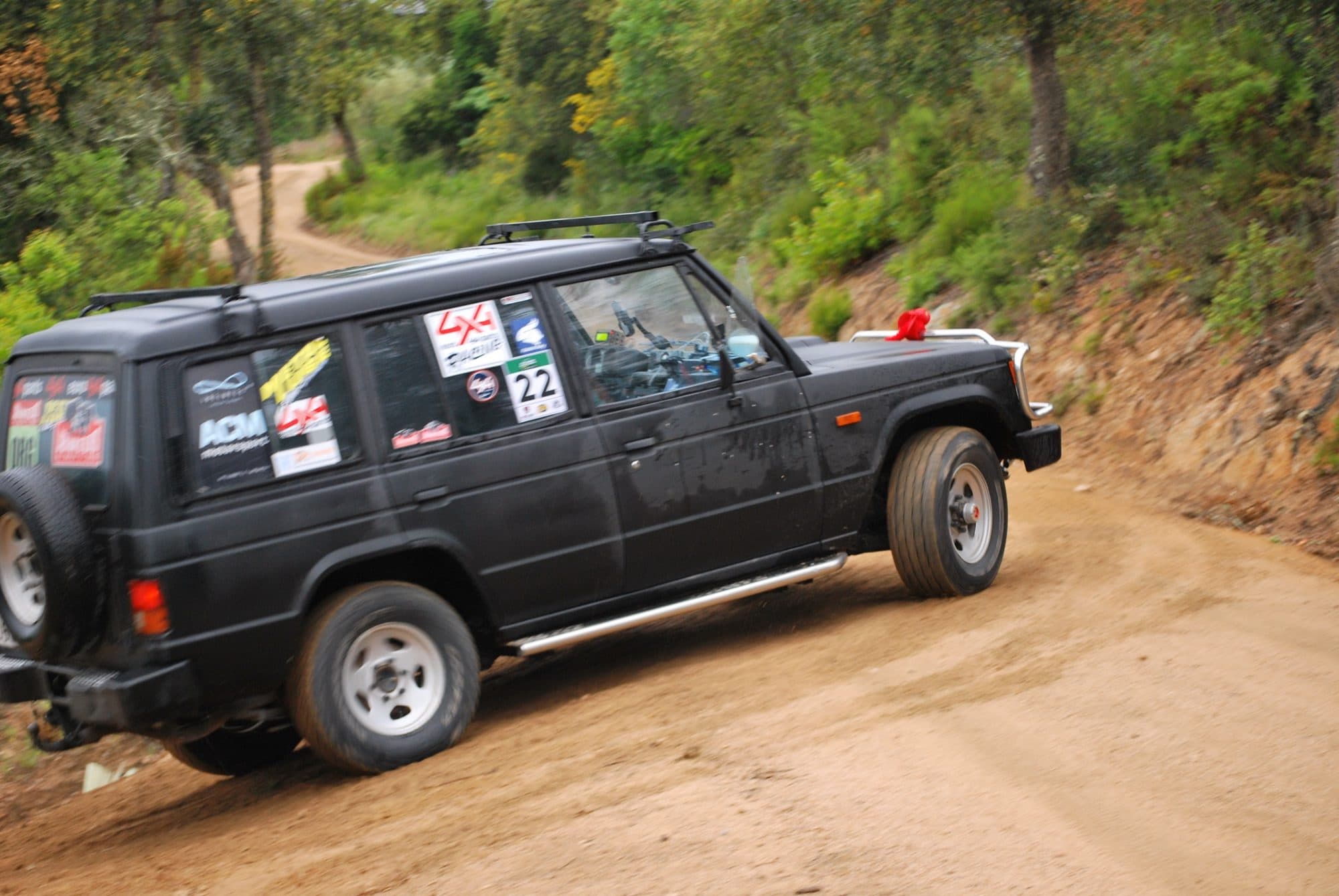 El Pajero con el dorsal 22 en una curva