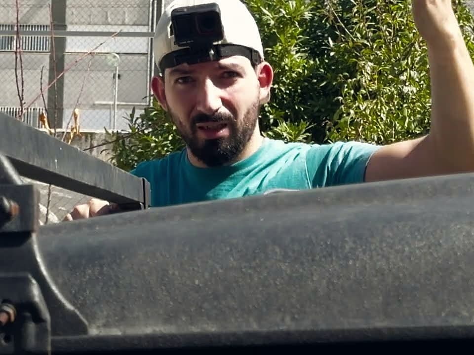 Instalación del Starlink Mini en el techo del Pajero